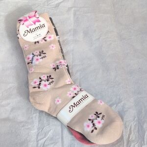 Mamia Beige Crew Socks with Pink Cherry Blossom Motif